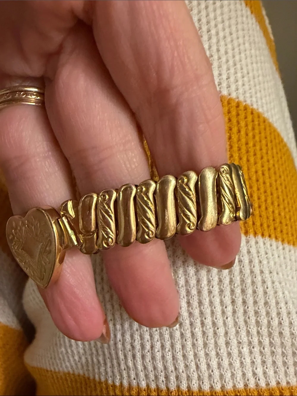 BELLAVANCE & SONS elegant gold